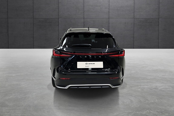 Lexus NX450h 4 of 22