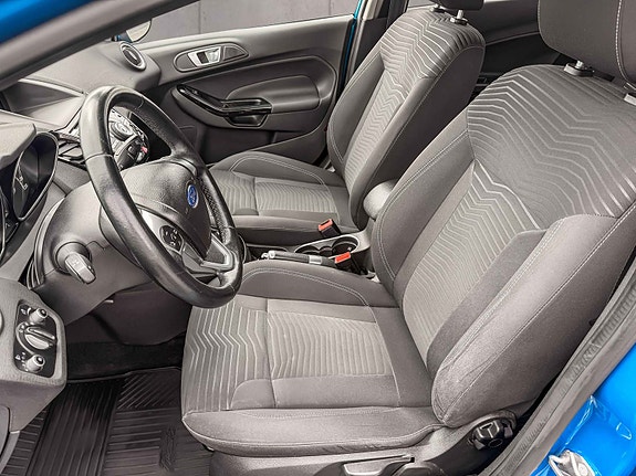 Ford Fiesta 8 of 13