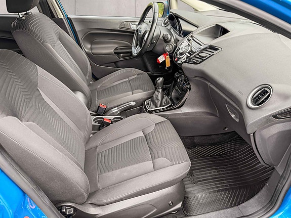 Ford Fiesta 9 of 13