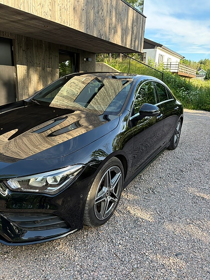 Mercedes-Benz CLA180 2 of 5