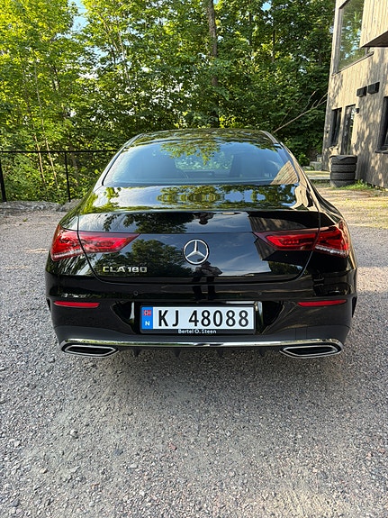 Mercedes-Benz CLA180 3 of 5