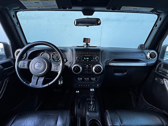 Jeep Wrangler 14 of 20