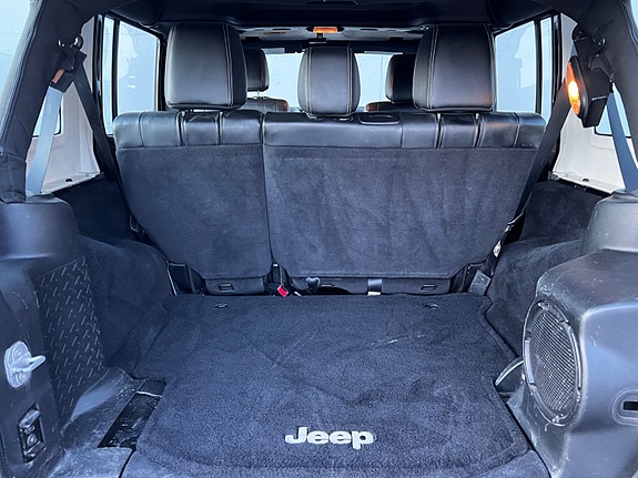 Jeep Wrangler 19 of 20