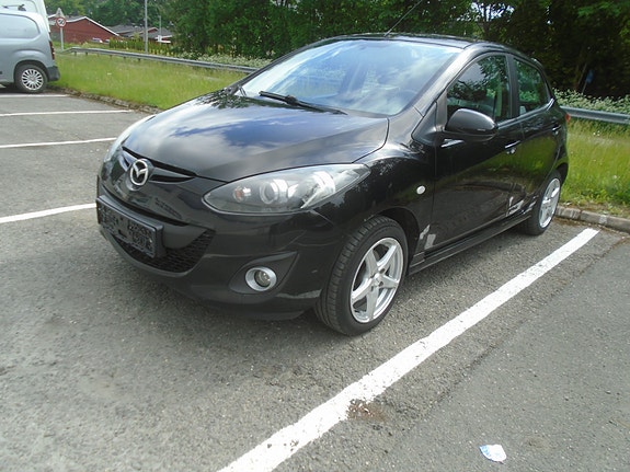 Mazda 2 4 of 5