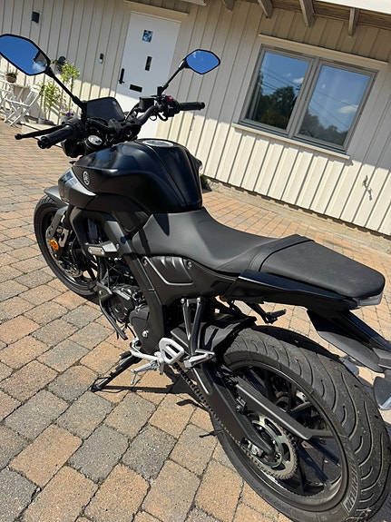 Yamaha MT-125 4 of 5