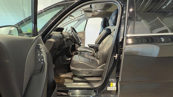 Citroen C4 Picasso 9 of 30