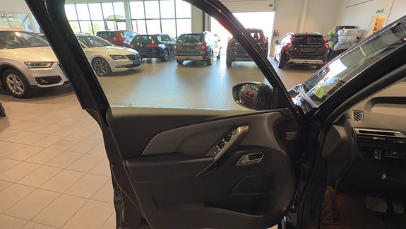 Citroen C4 Picasso 10 of 30