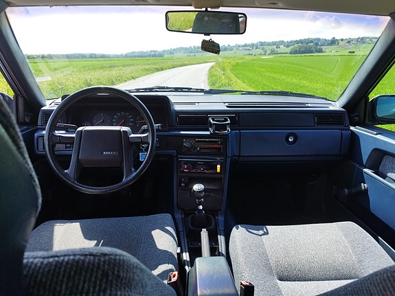 Volvo 740 4 of 5