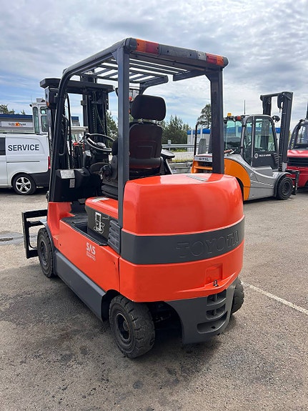Toyota 7FBMF35 bra stand 4 of 16