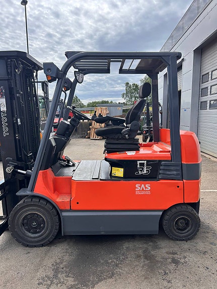 Toyota 7FBMF35 bra stand 5 of 16