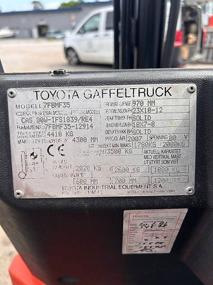 Toyota 7FBMF35 bra stand 13 of 16