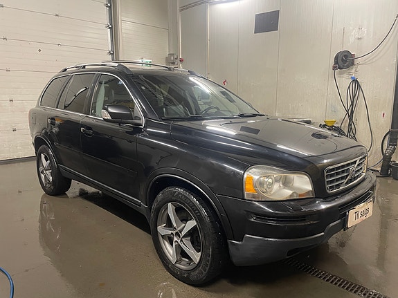 Volvo XC90 8 of 29