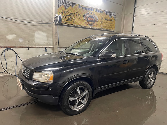 Volvo XC90 3 of 29