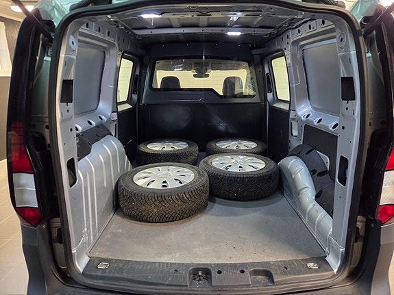 Volkswagen Caddy Maxi 13 of 22