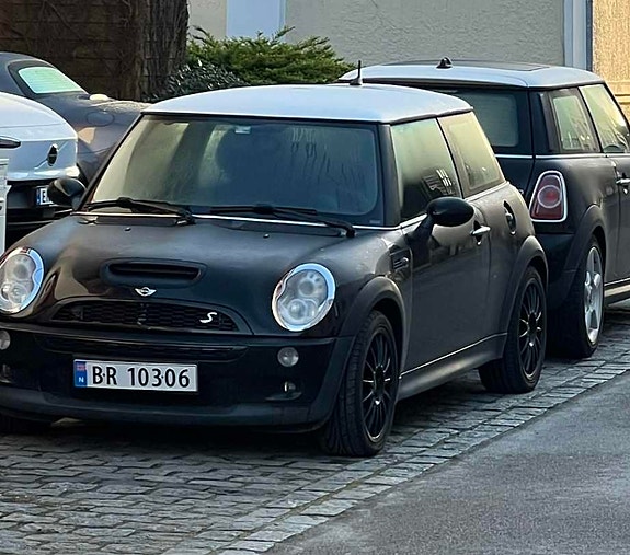 MINI Cooper S 3 of 5