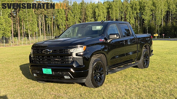 Chevrolet Silverado 4 of 5