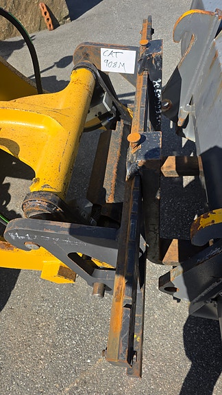 Cat 908M "730 timer" 27 of 30