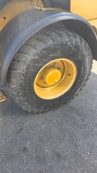Cat 908M "730 timer" 10 of 30