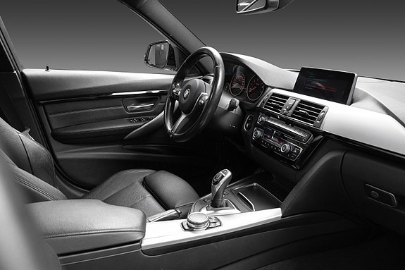 BMW 340i 30 of 30