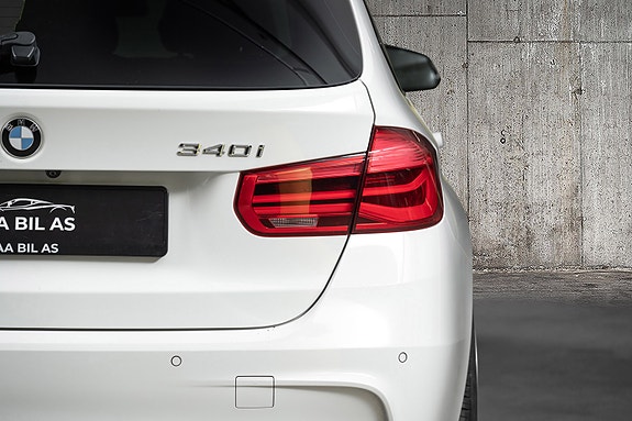 BMW 340i 4 of 30