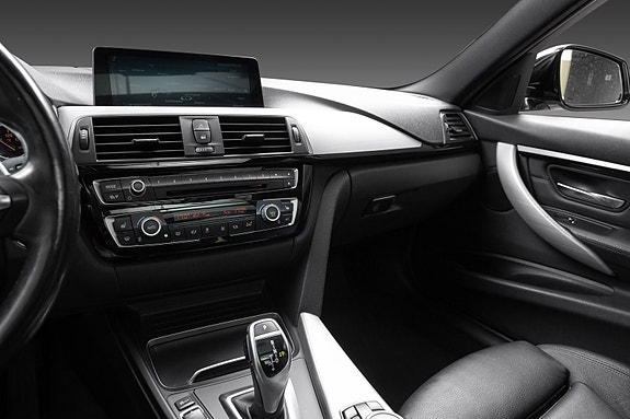 BMW 340i 11 of 30