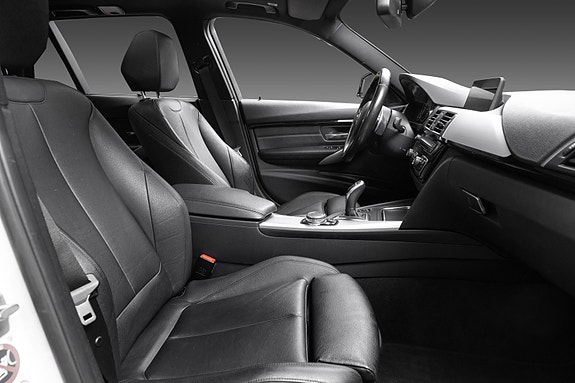 BMW 340i 29 of 30