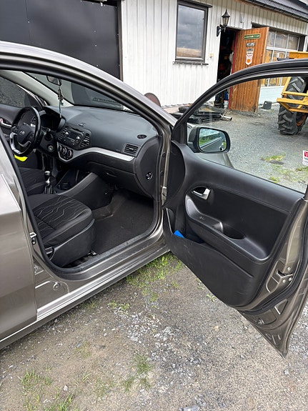 Kia Picanto 5 of 5