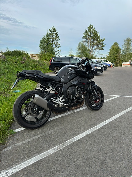 Yamaha MT-10 4 of 8