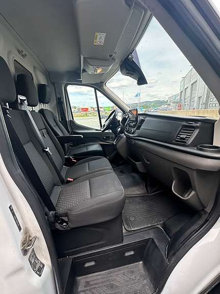 Ford Transit 350 L3 Van 5 of 9