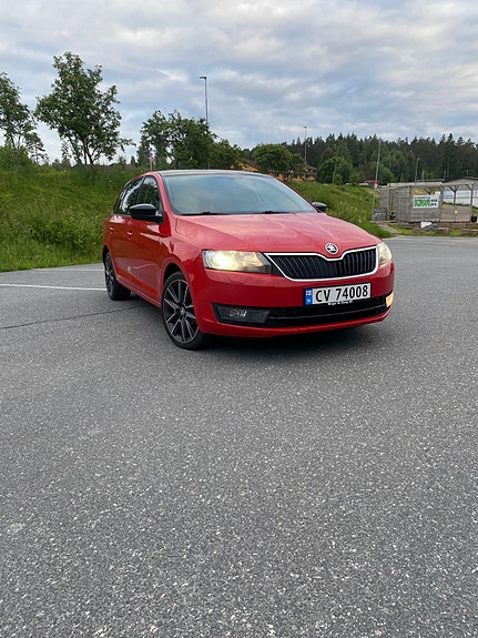 Skoda Rapid Spaceback 2 of 5