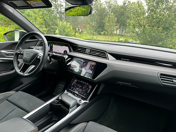 Audi e-tron 23 of 30