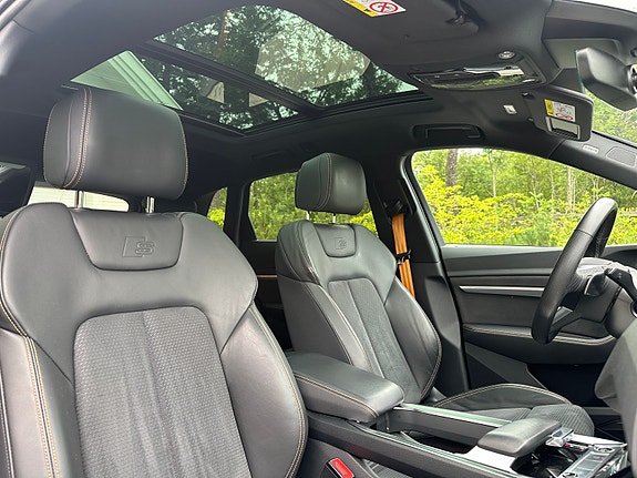 Audi e-tron 24 of 30