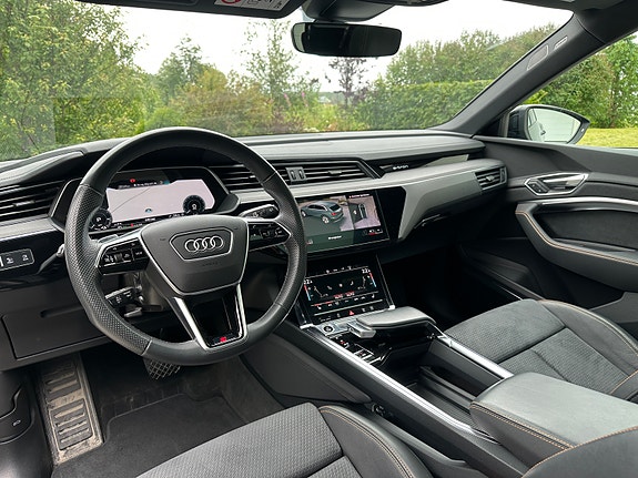 Audi e-tron 21 of 30