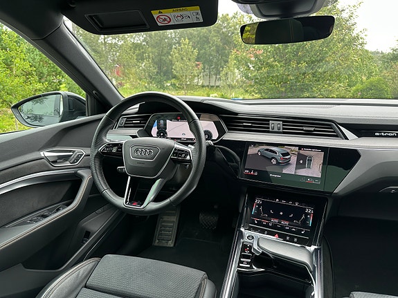 Audi e-tron 22 of 30