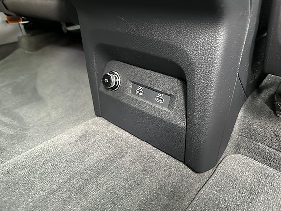 Audi e-tron 28 of 30