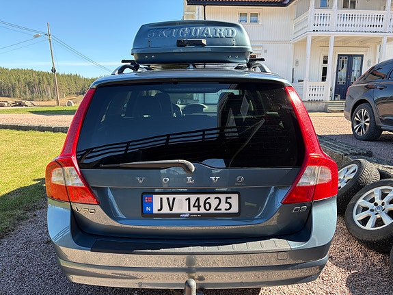 Volvo V70 4 of 12