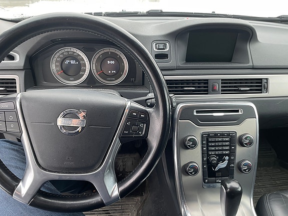 Volvo V70 12 of 12