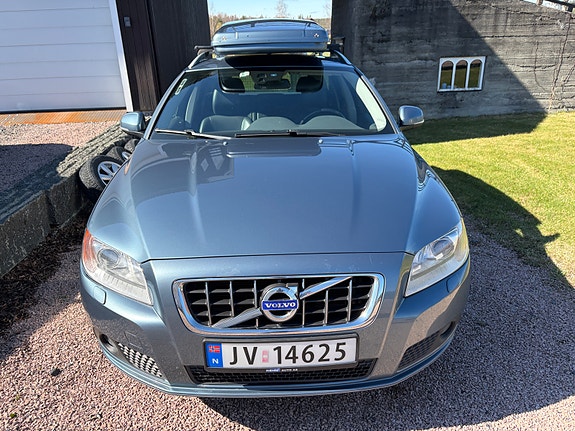Volvo V70 3 of 12