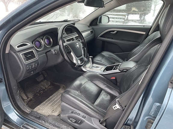 Volvo V70 10 of 12