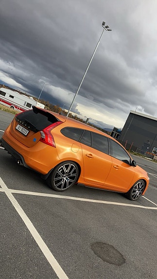 Volvo V60 3 of 5