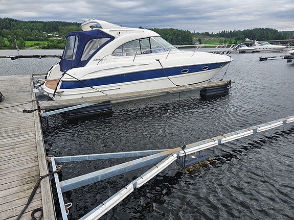 Meget godt vedlikeholdt og oppdatert Bavaria 35 Sport HT selges 3 of 5