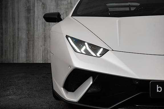 Lamborghini Huracan 4 of 5