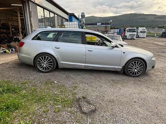 Audi A6 4 of 5