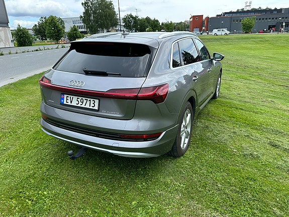 Audi e-tron 5 of 5