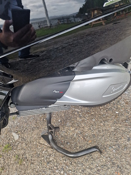 Vespa GTS 300 SuperSport 4 of 5