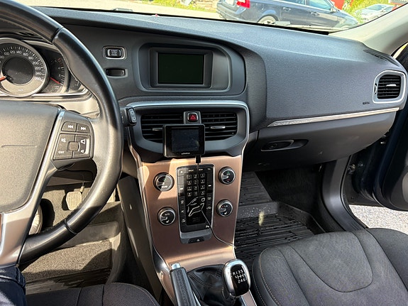 Volvo V40 Cross Country 28 of 30