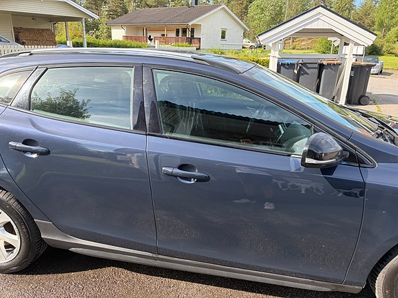 Volvo V40 Cross Country 5 of 30