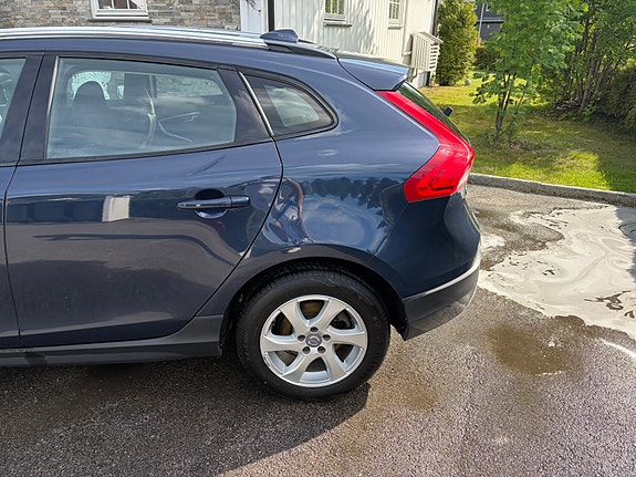 Volvo V40 Cross Country 12 of 30