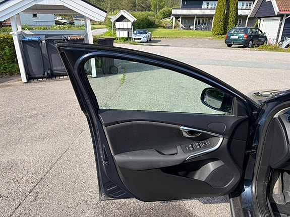 Volvo V40 Cross Country 25 of 30