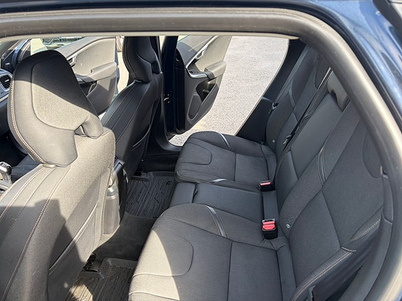 Volvo V40 Cross Country 21 of 30